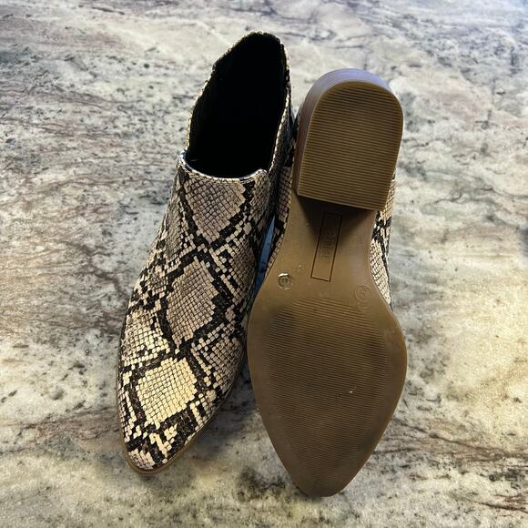 A.N.A Snake Print Ankle Height Heeled Booties Size 9 - Picture 5 of 5